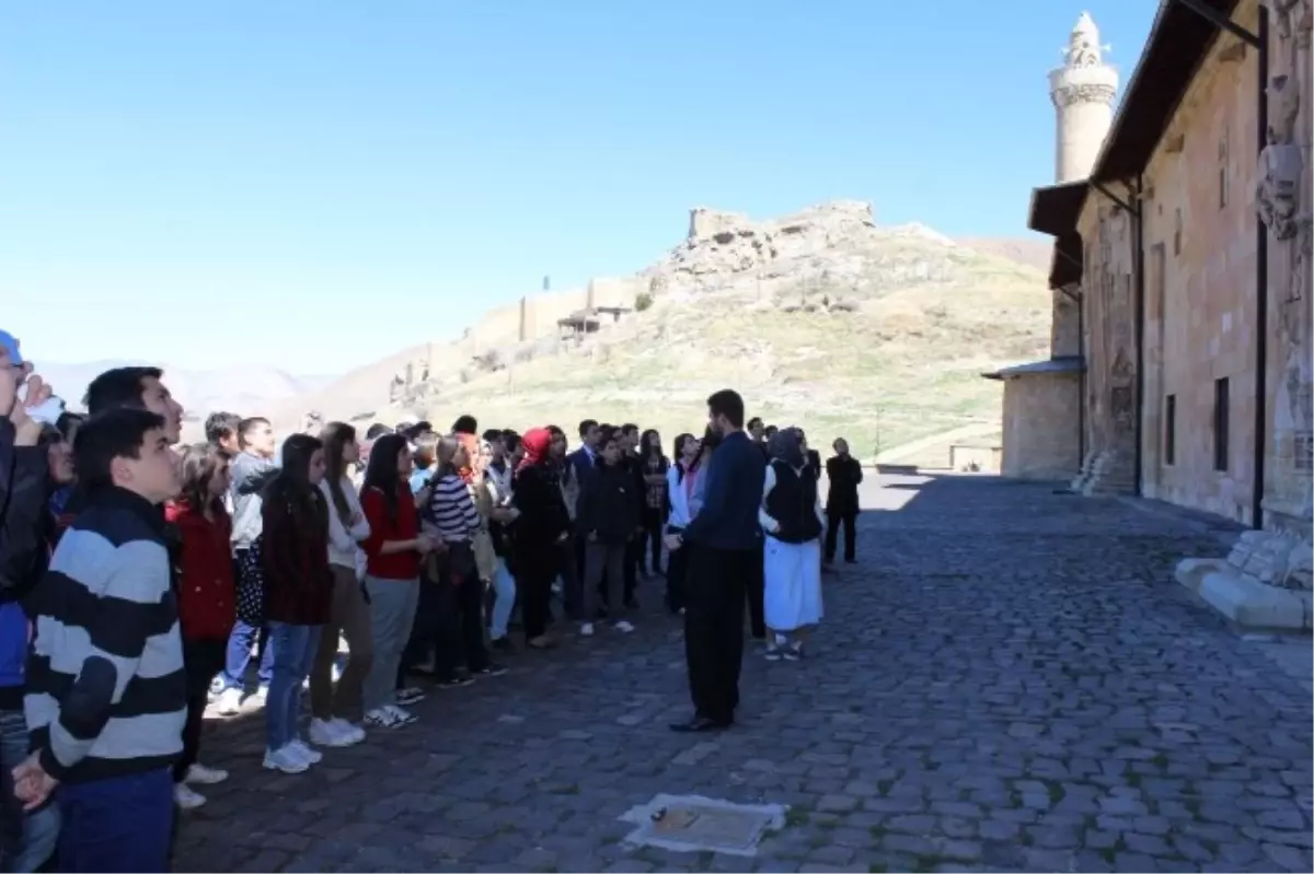 Seyyah Bizim İller Projesi Sivas-Divriği Gezisi ile Başladı