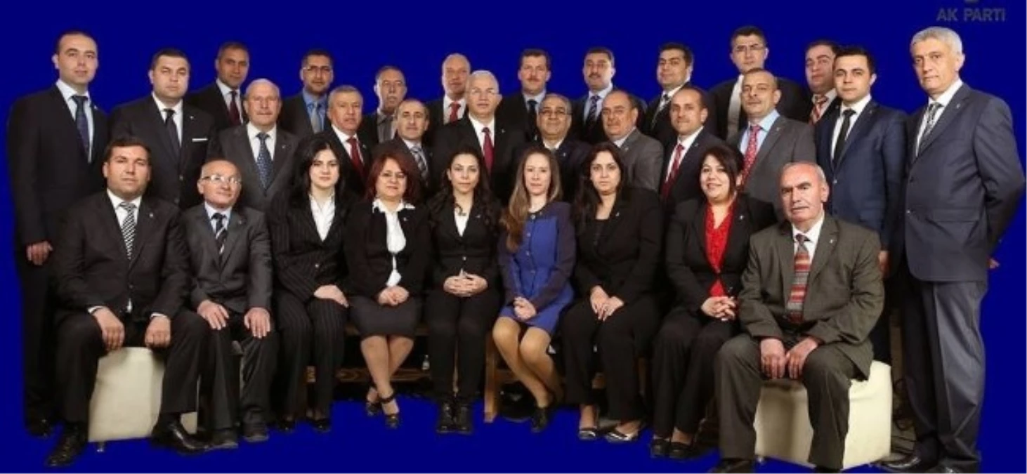 Torbalı\'da Belediye Meclisi Üç Partili