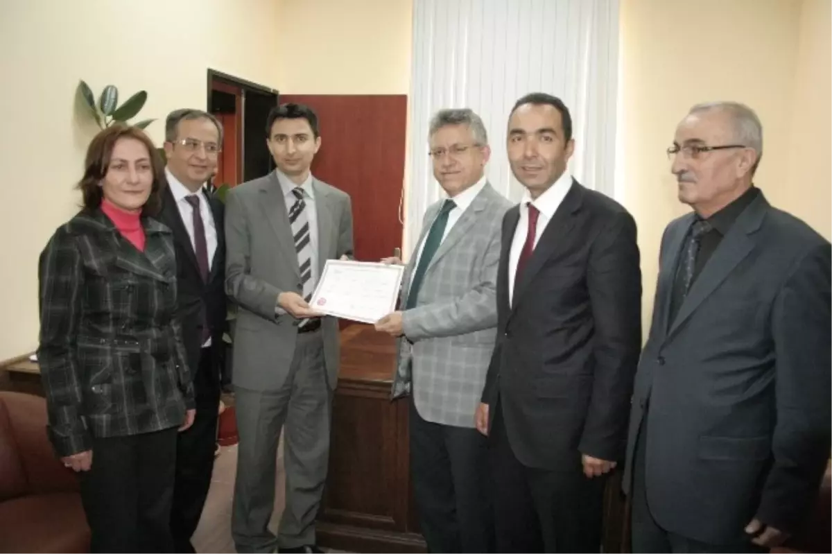 AK Parti Yozgat Belediye Başkanı Kazım Arslan, Mazbatasını Aldı