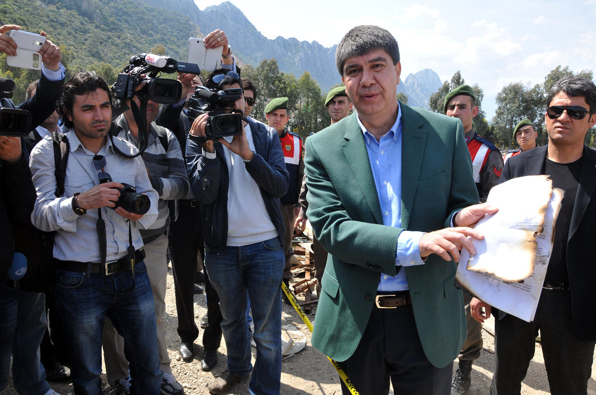 Antalya Büyükşehir Belediyesi Evraklarının Yakıldığı İddiası