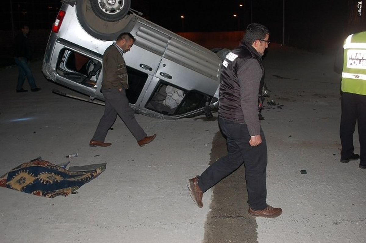 Aşırı Hız Kazaya Neden Oldu: 2 Yaralı