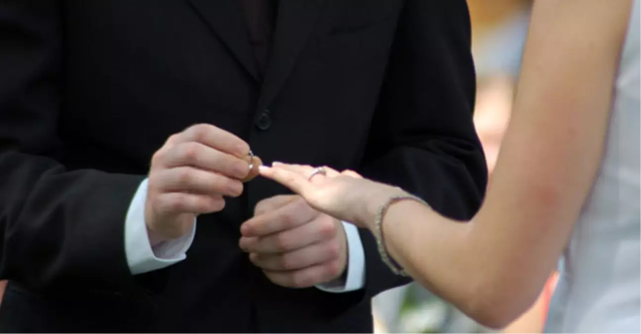 Bağcılar\'da Evlenmek İsteyenlerden 04.04.2014\'e Yoğun İlgi