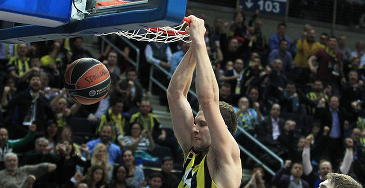 Fenerbahçe Ülker, Laboral Kutxa Deplasmanında