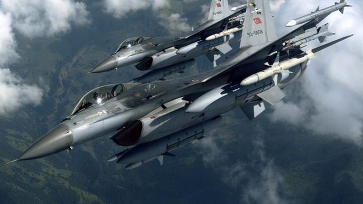 Türk F-16\'lara 16 Dakika Taciz
