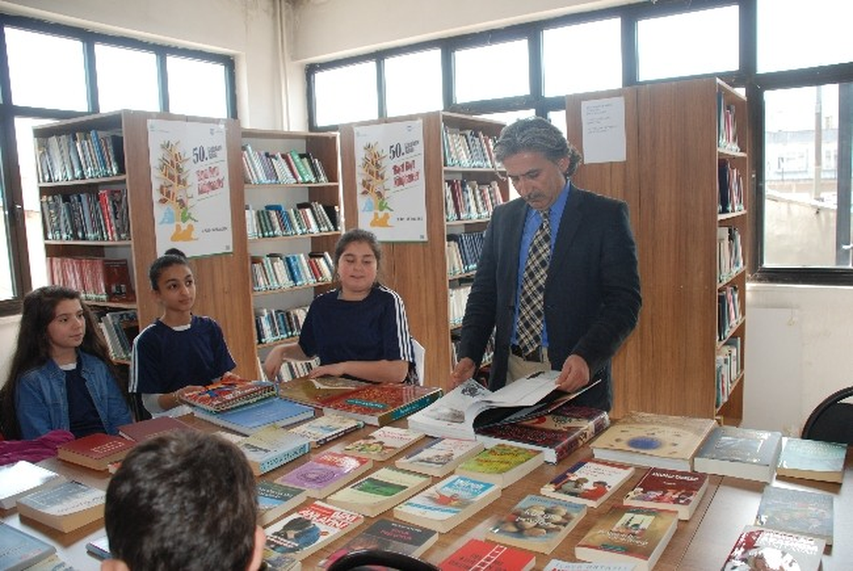 Biga\'da Kütüphane Haftası Kutlandı