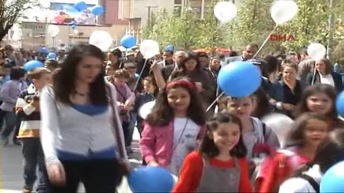 Dünya Otizm Farkındalık Günü Nedeni ile Kosova\'da Çeşitli Etkinlikler Düzenlendi