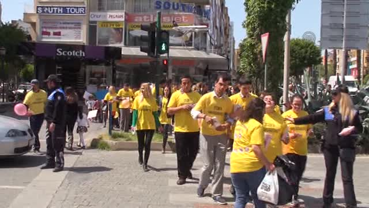 "Dünya Otizm Farkındalık Günü" yürüyüşü -