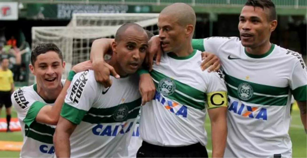 Eski Fenerbahçeli Deivid de Souza Futbolu Bıraktı