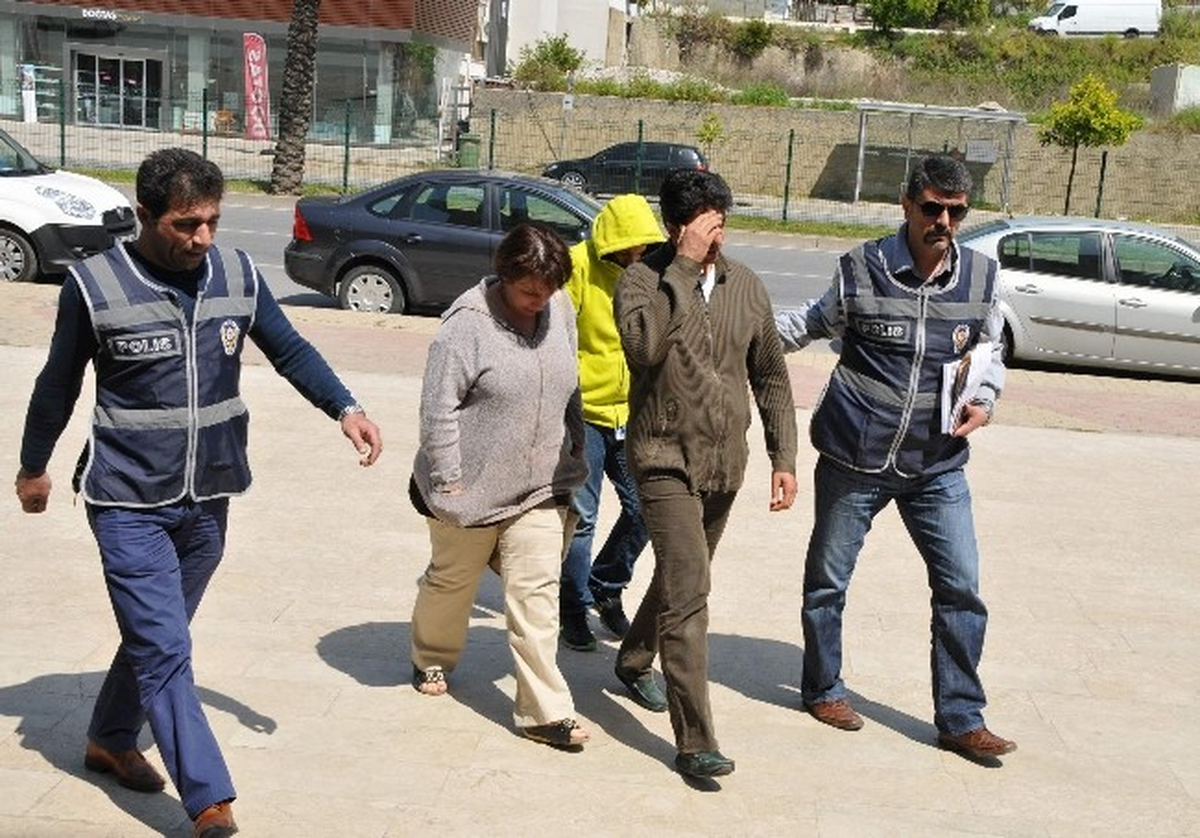 İranlı Turistler Hırsızlıktan Yakalandı