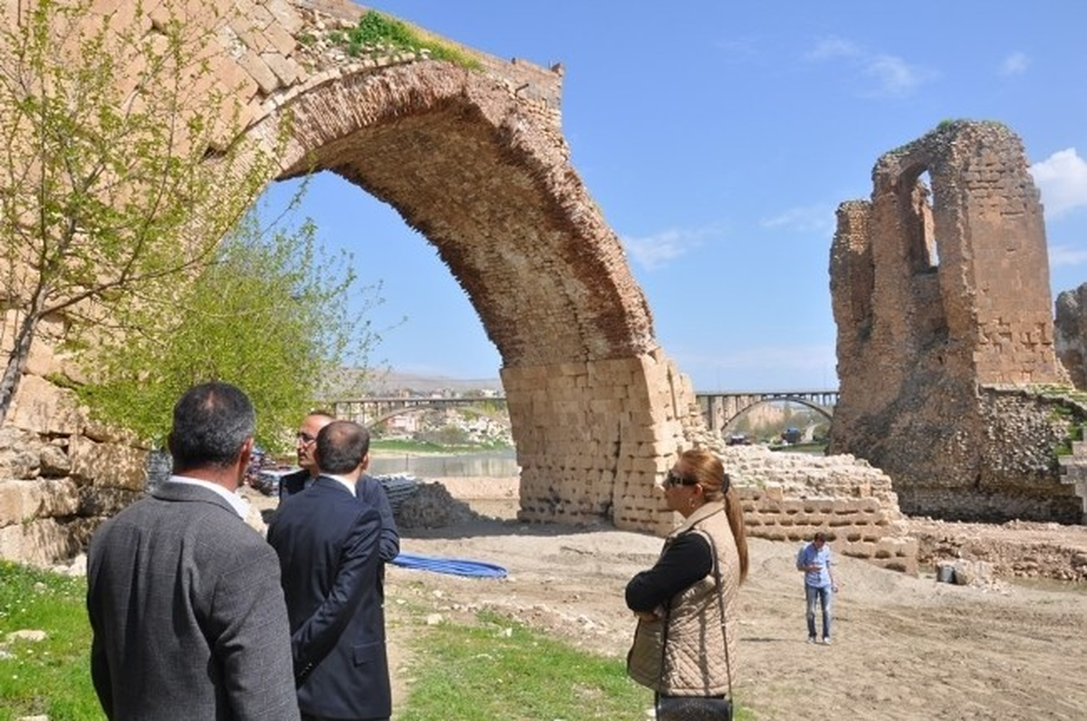 Kültür ve Tabiat Varlıklarını Koruma Bölge Kurulu Hasankeyf\'te Toplandı