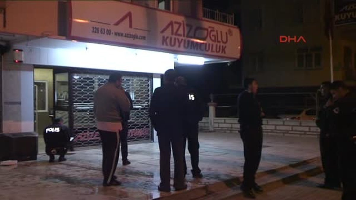 Kuyumcuya Kar Maskeli Soygun Girişimi