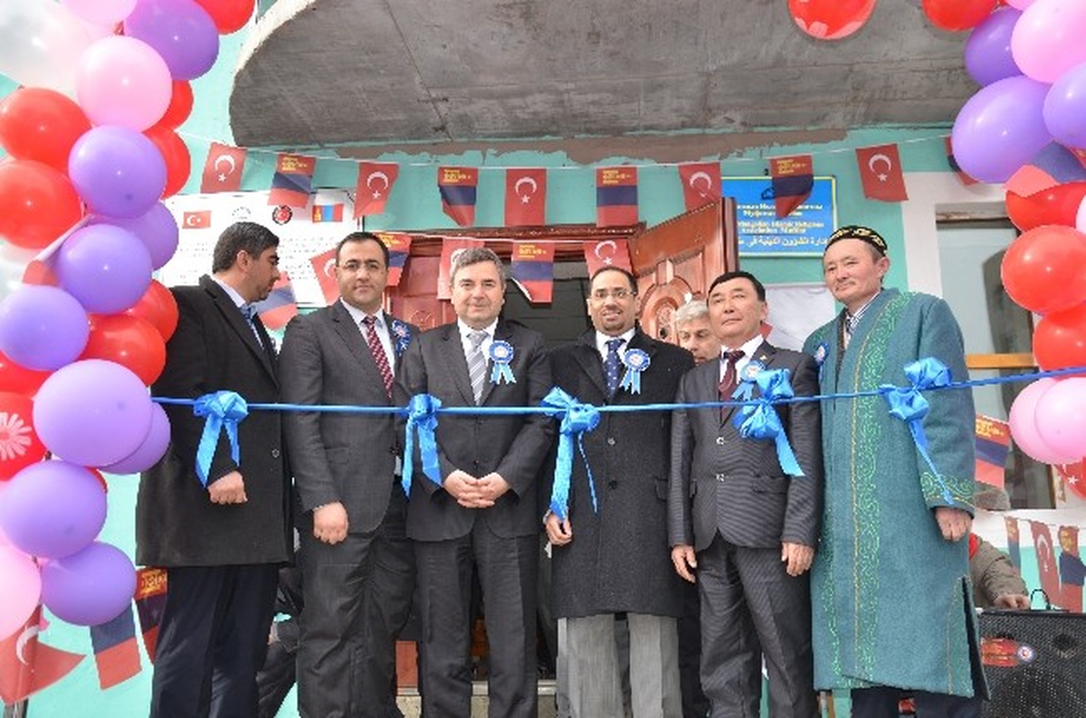 Moğolistan İslam Kültür Merkezi\'ne Ekipman Desteği