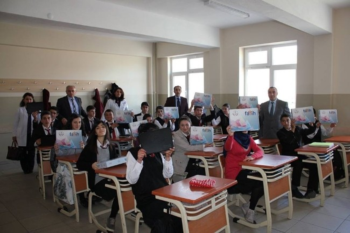 Oltu Anadolu Lisesi Öğrencileri Tabletle Buluştu