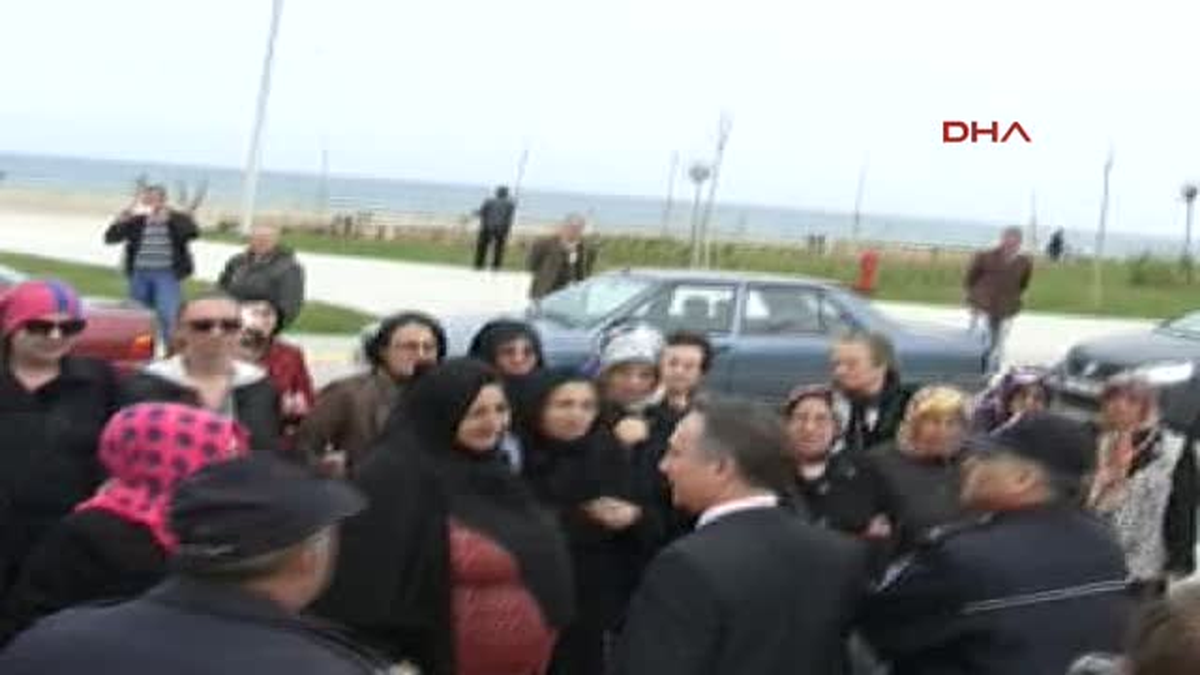 Akçakoca\'da Oyların Sayılmaması Protesto Edildi