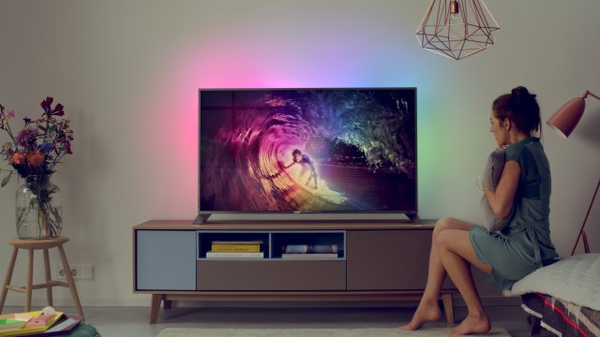 Philips TV\'lerle "Sıradışı Bir İzleme Deneyimi": İlk Android Ambilight TV