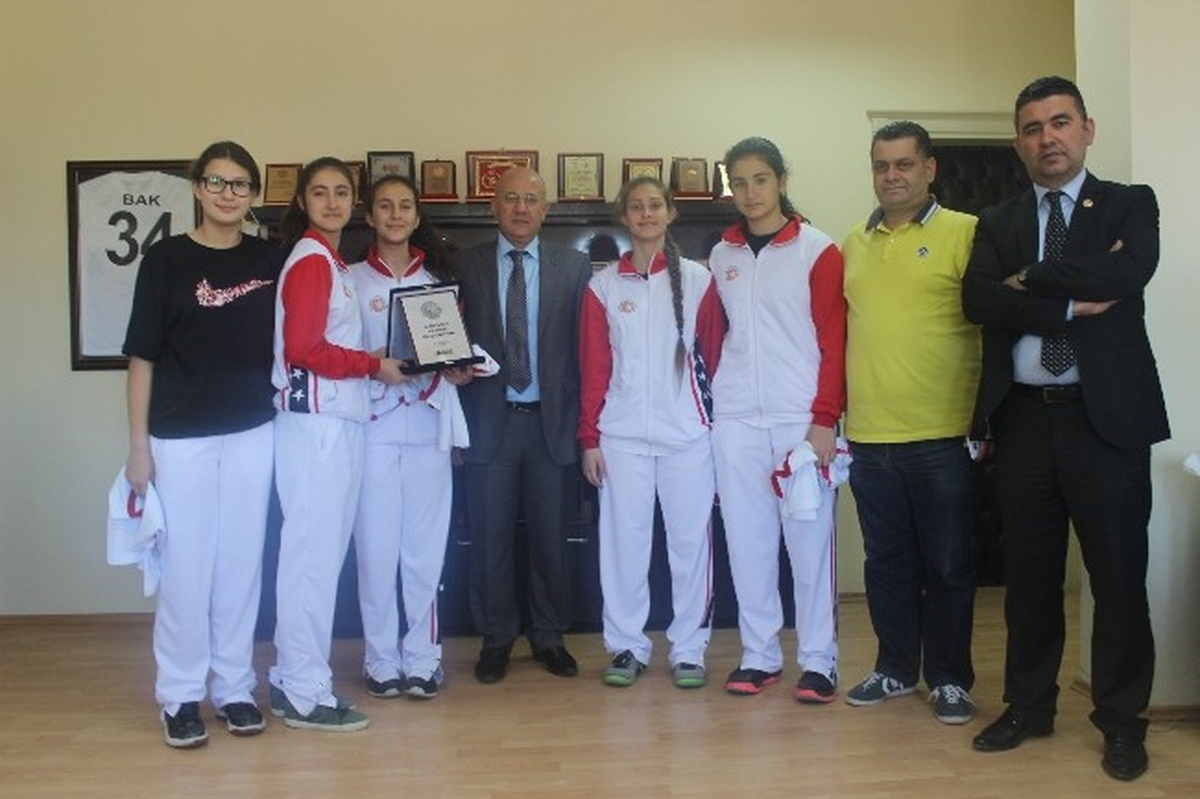 Potanın Yıldızlarından Dr. Hacıcaferoğlu\'na Ziyaret