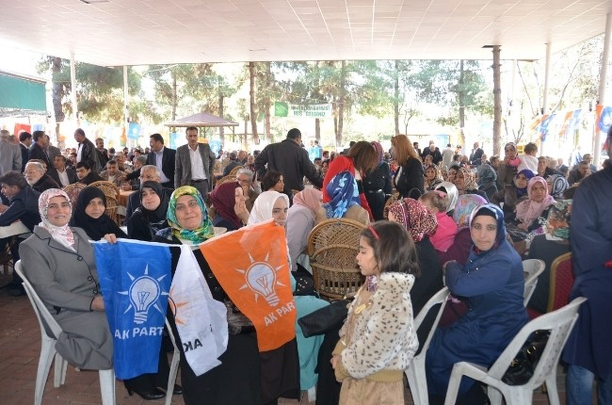 Şanlıurfa Büyükşehir Belediye Başkanı Güvenç, Vatandaşlarla Kucaklaştı