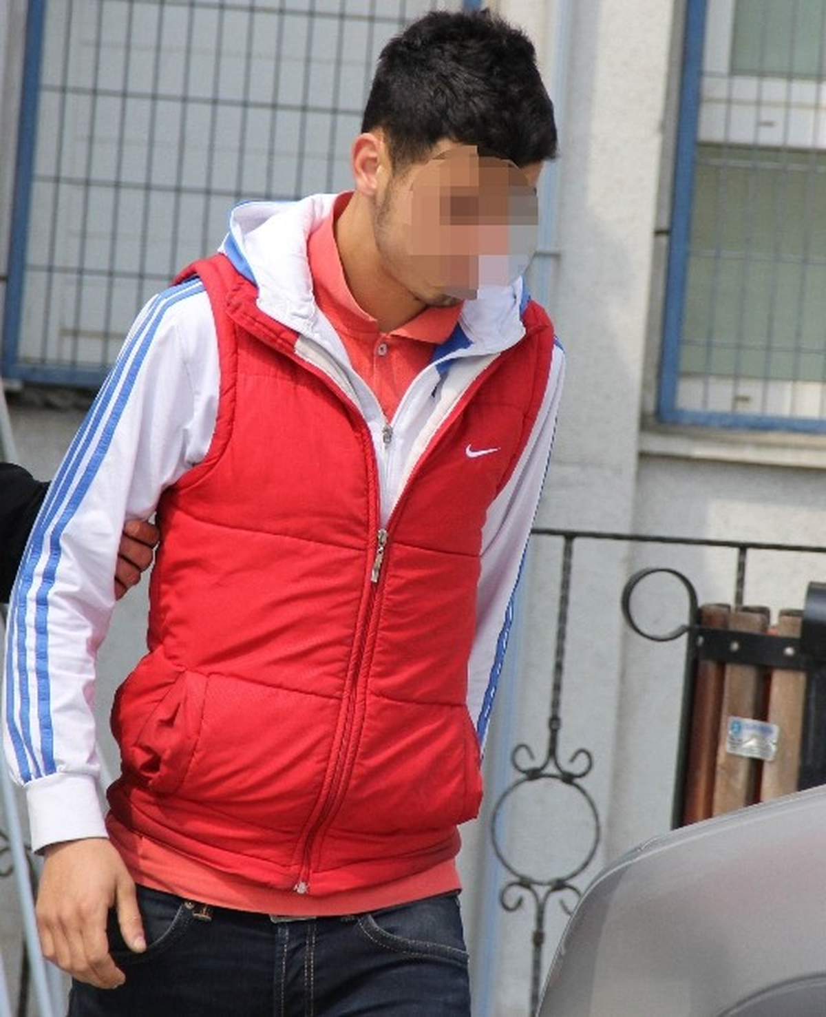 Spor Kulübünden Telefon Çalan Genç Yakalandı