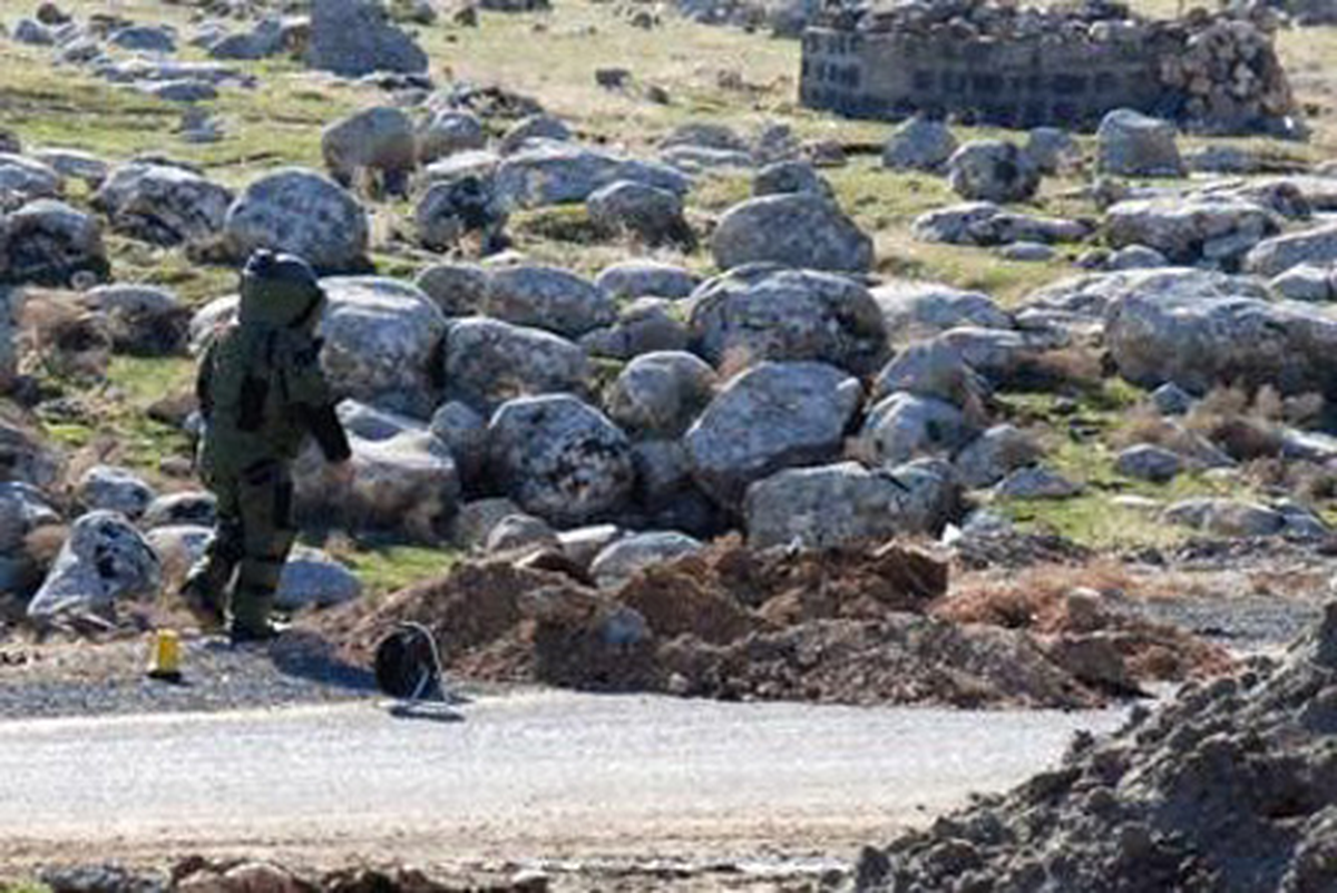 Tunceli\'de Karakol Yoluna Tuzaklanmış 30 Kilo Bomba Bulundu