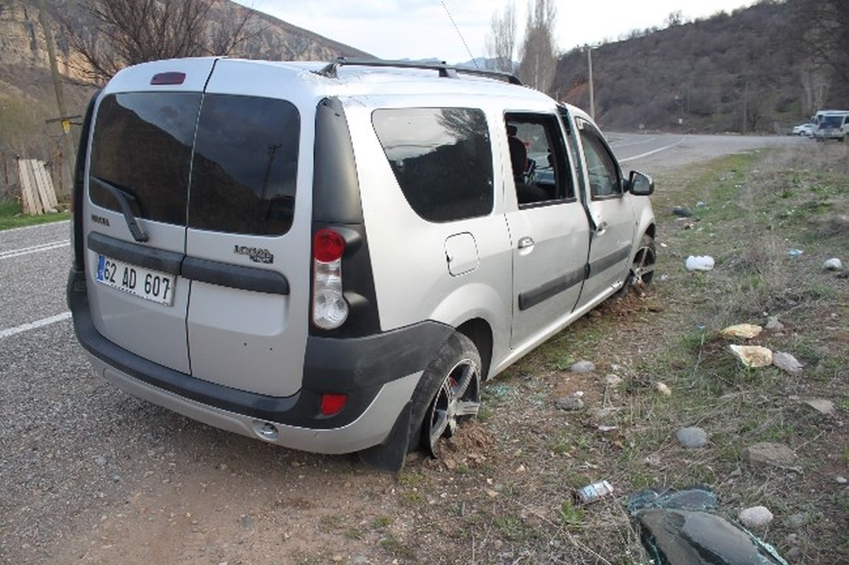 Tunceli\'de Trafik Kazası: 2 Yaralı