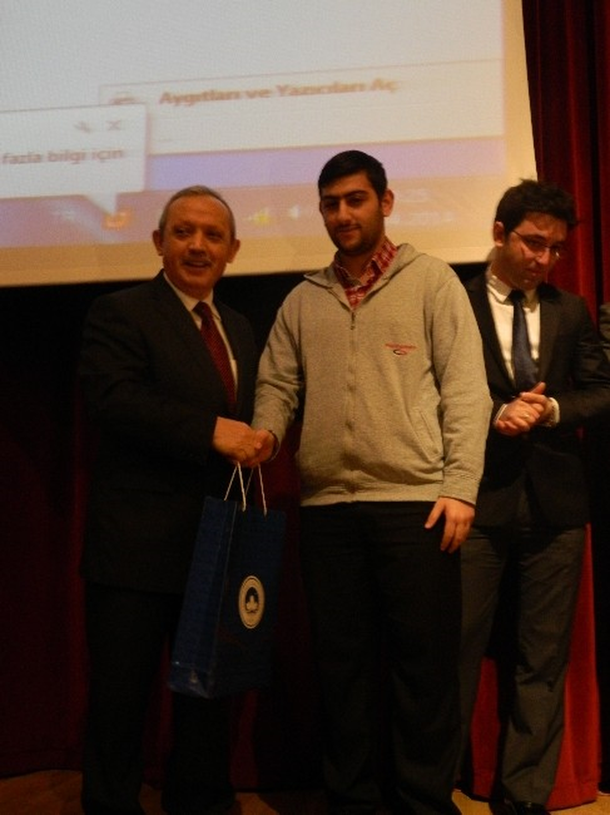 Türkiye\'de Kütüphanecilik Mesleği Sorunları ve Çözüm Önerileri Klü Panelinde Konuşuldu