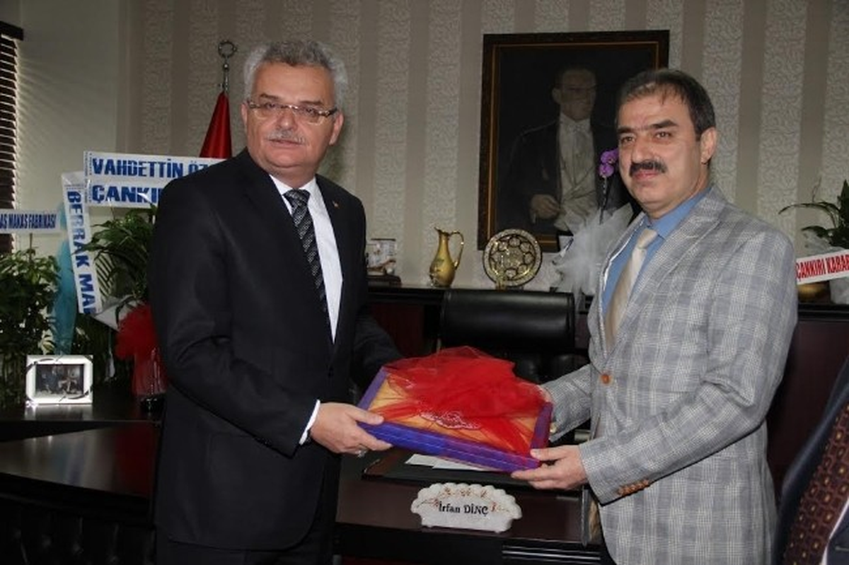 Vali Özcan\'dan Başkan Dinç\'e Ziyaret