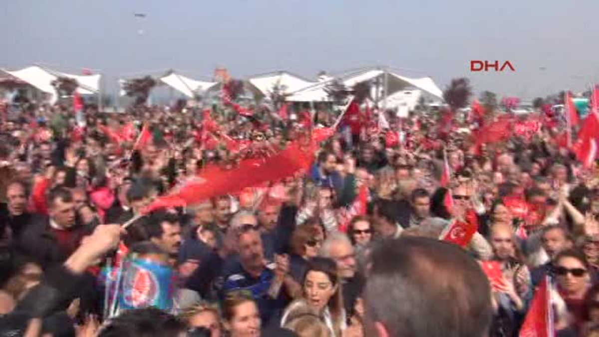 Yalova CHP\'li İnce\'den Çiftetellili Kutlama Ekchp\'li İnce\'den Çiftetellili Kutlama