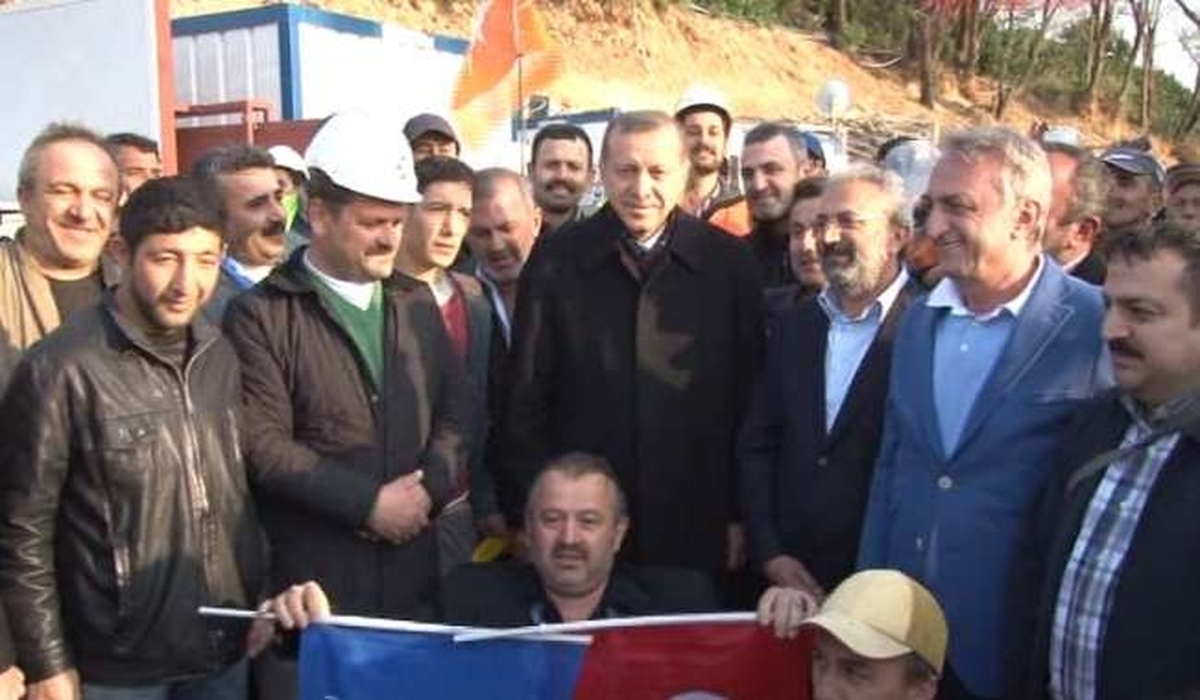 Başbakan Erdoğan, El Sallayan İşçilerle Sohbet Etti