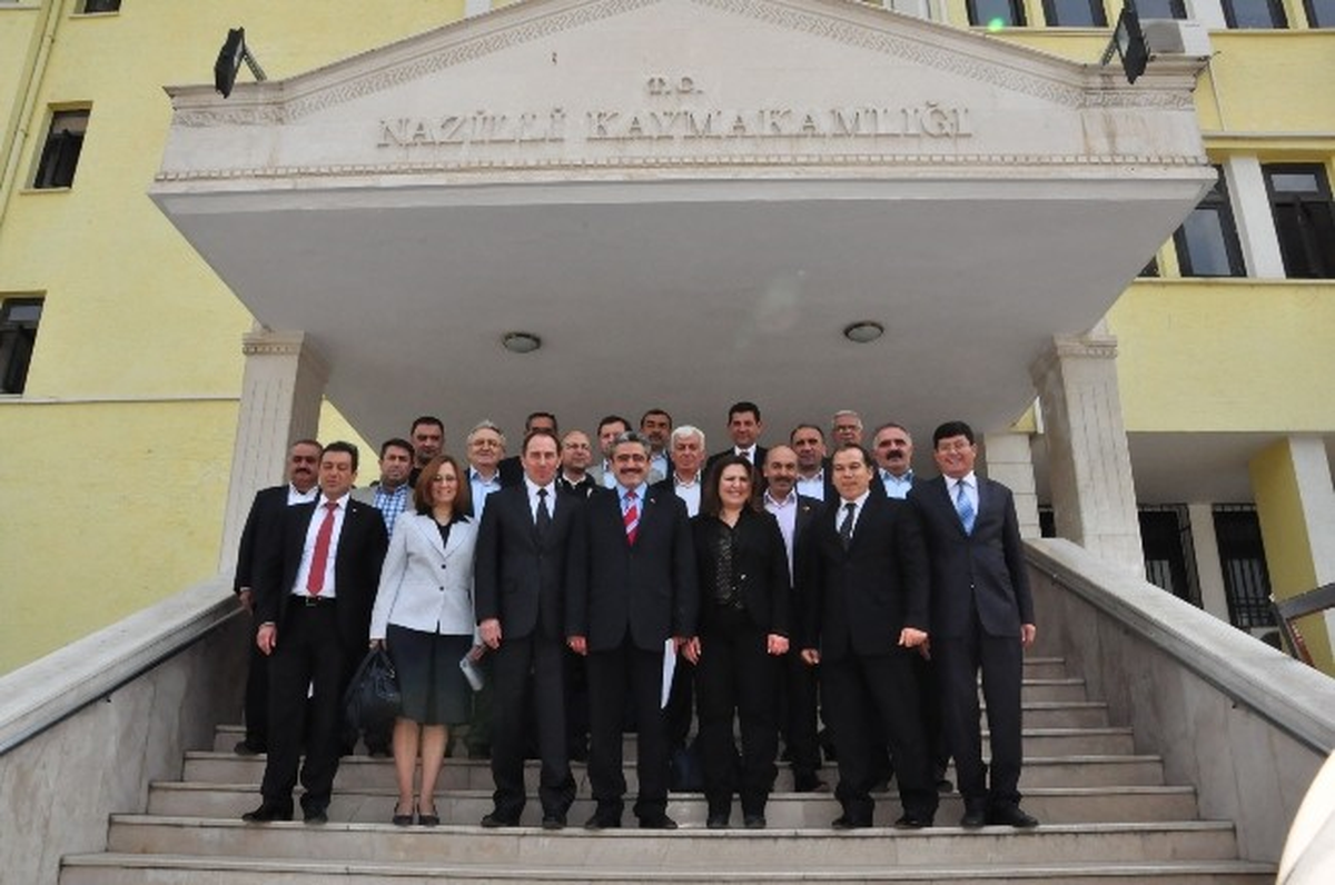Başkan Alıcık ve Meclis Üyeleri Yeni Dönem Mazbatalarını Aldı