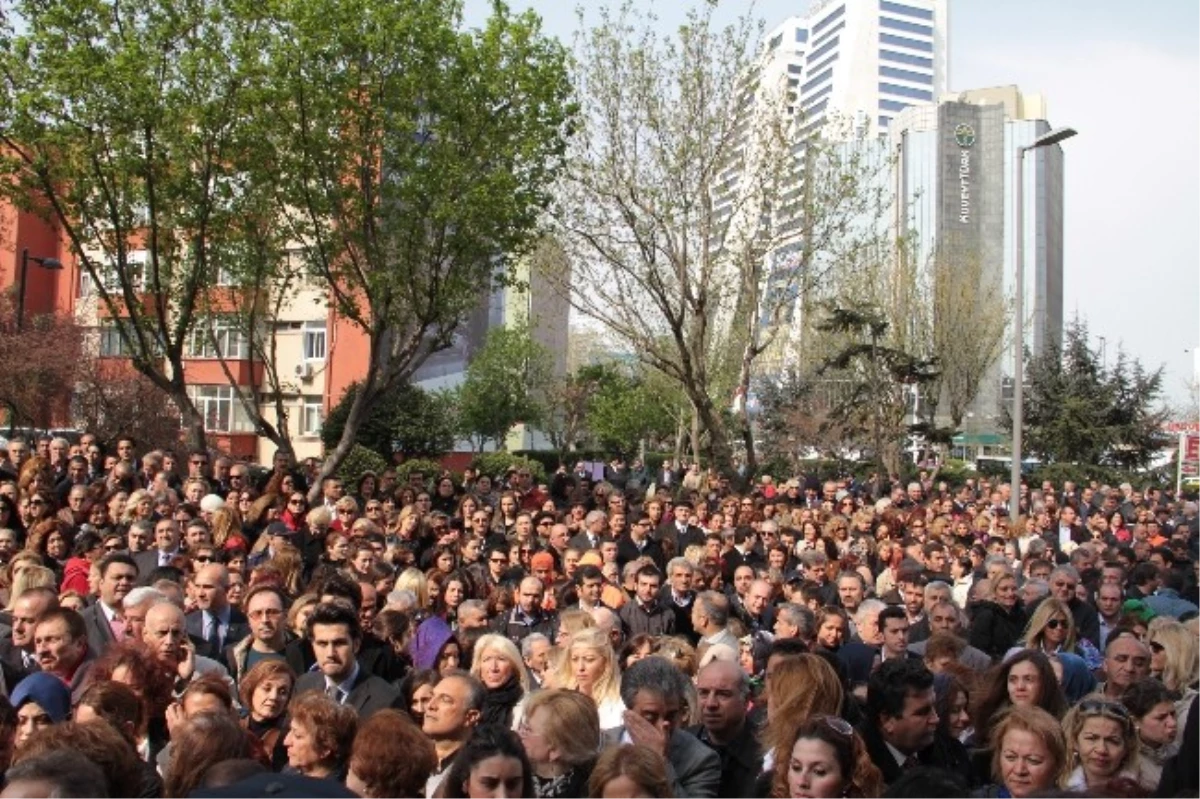 CHP\'li Kadınlar, Sarıgül\'ün Ardından Hüngür Hüngür Ağladı