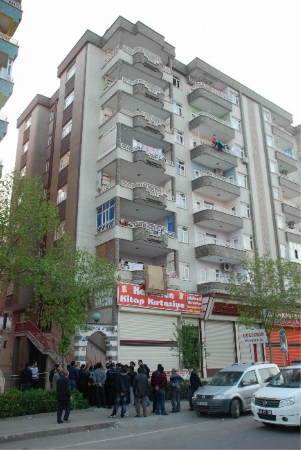 Diyarbakır\'da Bir Bina Çökme Tehlikesi Nedeniyle Boşaltıldı