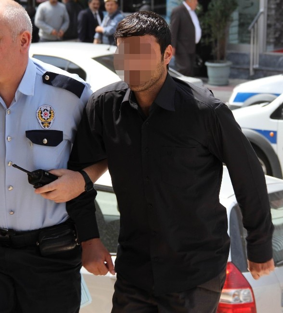 Elle Tacize 8 Yıl 9 Ay 25 Gün Hapis