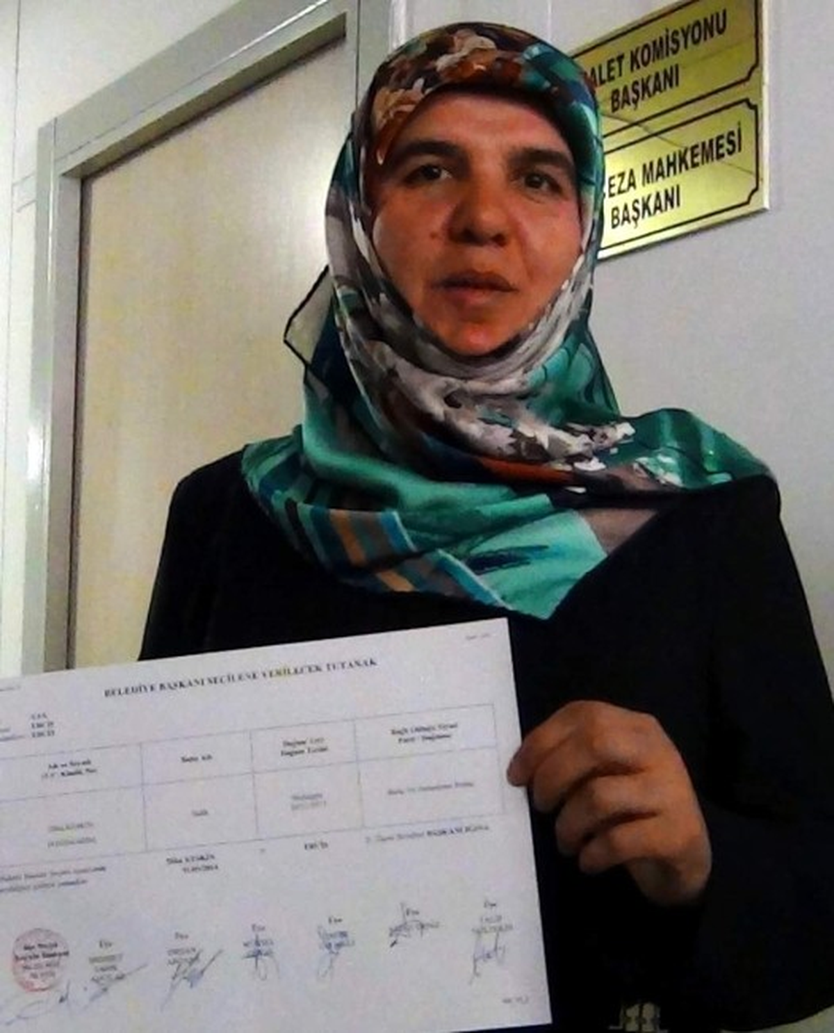 Erciş Belediye Başkanı Diba Keskin Mazbatasını Aldı