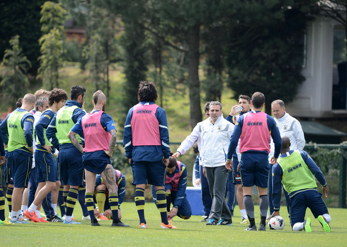Fenerbahçe\'de Derbi Mesaisi Sürüyor