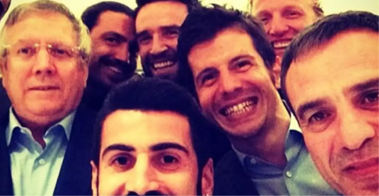 Fenerbahçe\'den Derbi Öncesi Selfie Pozu