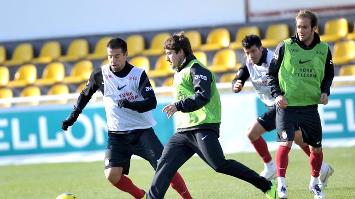Galatasaray\'da Derbi Hazırlıkları Sürüyor