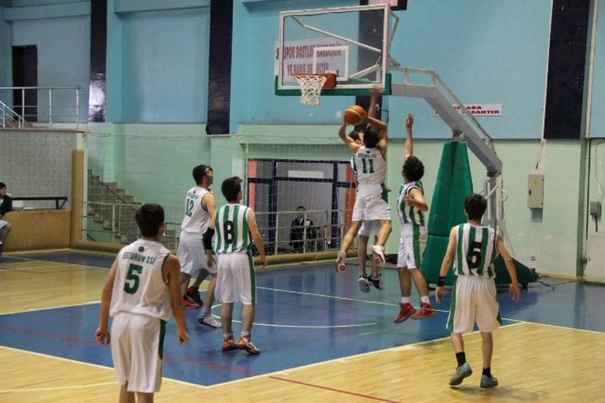 Genç Erkekler Basketbol Müsabakaları Başladı