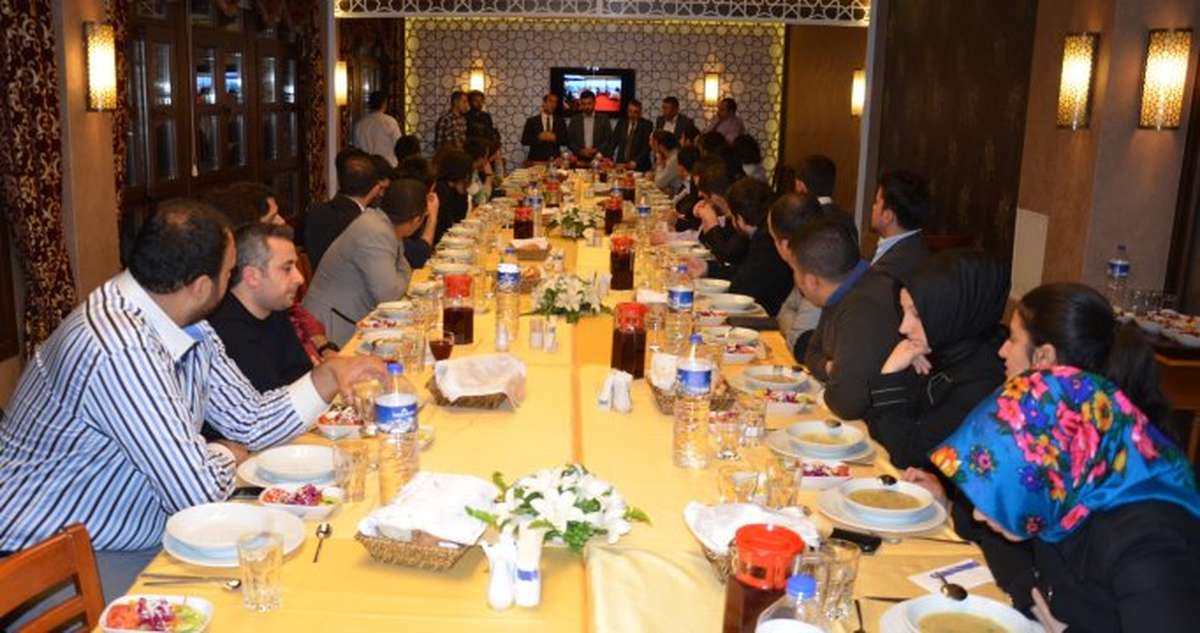 İsmail Hakkı Edebali, Ak Parti İlçe Teşkilatıyla Yemekte Buluştu