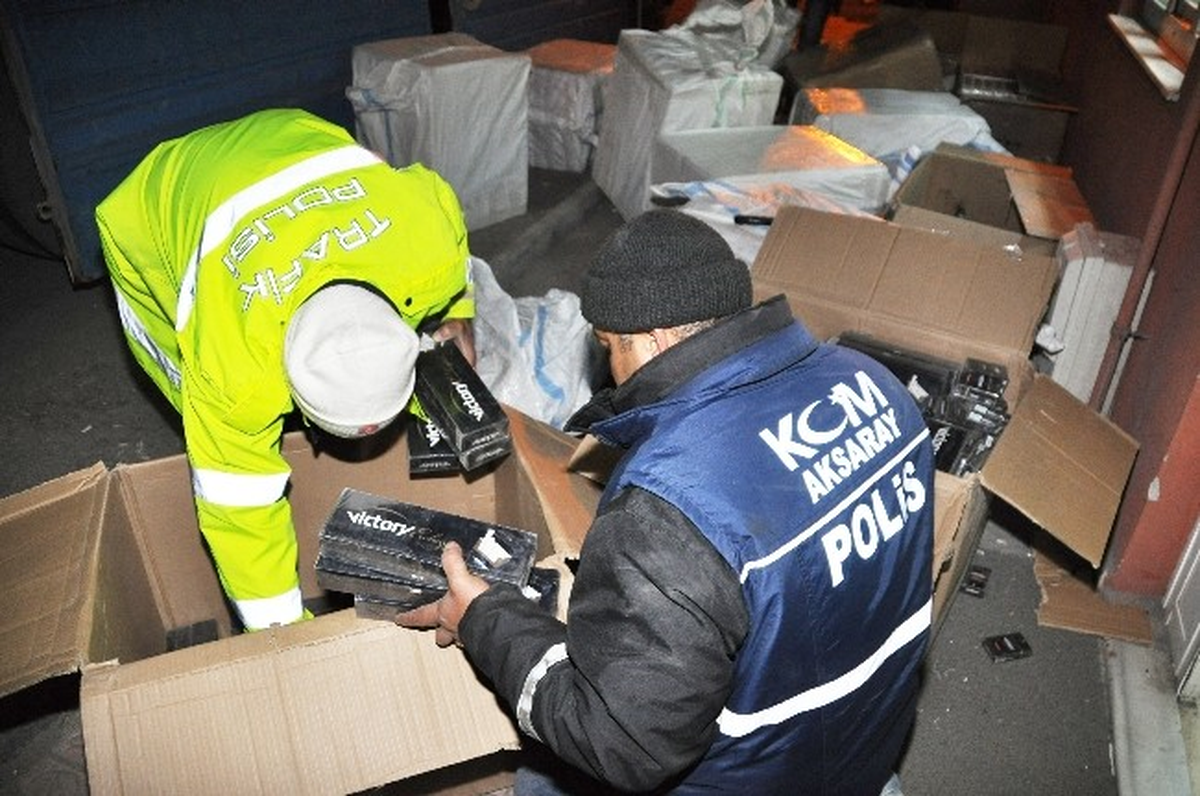 Kamyondan 36 Bin 250 Paket Kaçak Sigara Çıktı