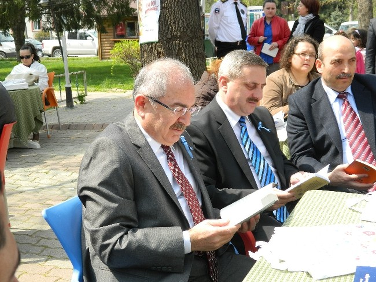 Kırklareli Kütüphane Haftasını Kitap Okuyarak Kutladı