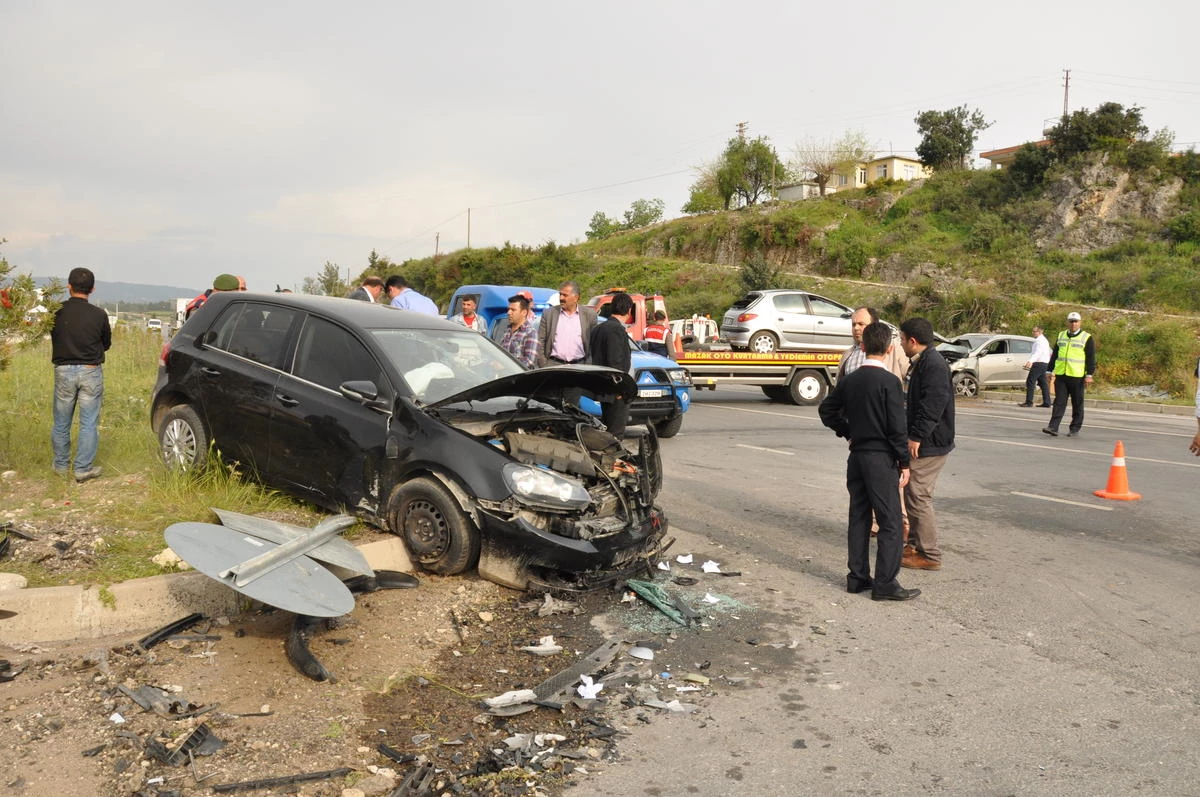Antalya Manavgat\'ta Trafik Kazası: 7 Yaralı