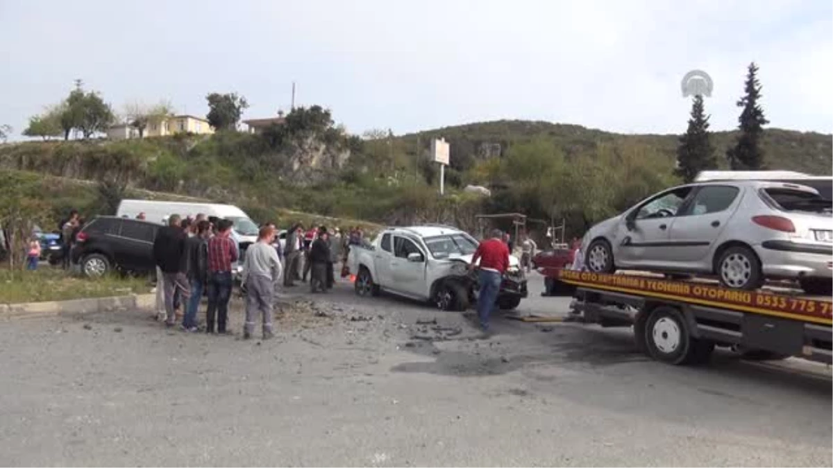 Manavgat\'ta Trafik Kazası: 7 Yaralı