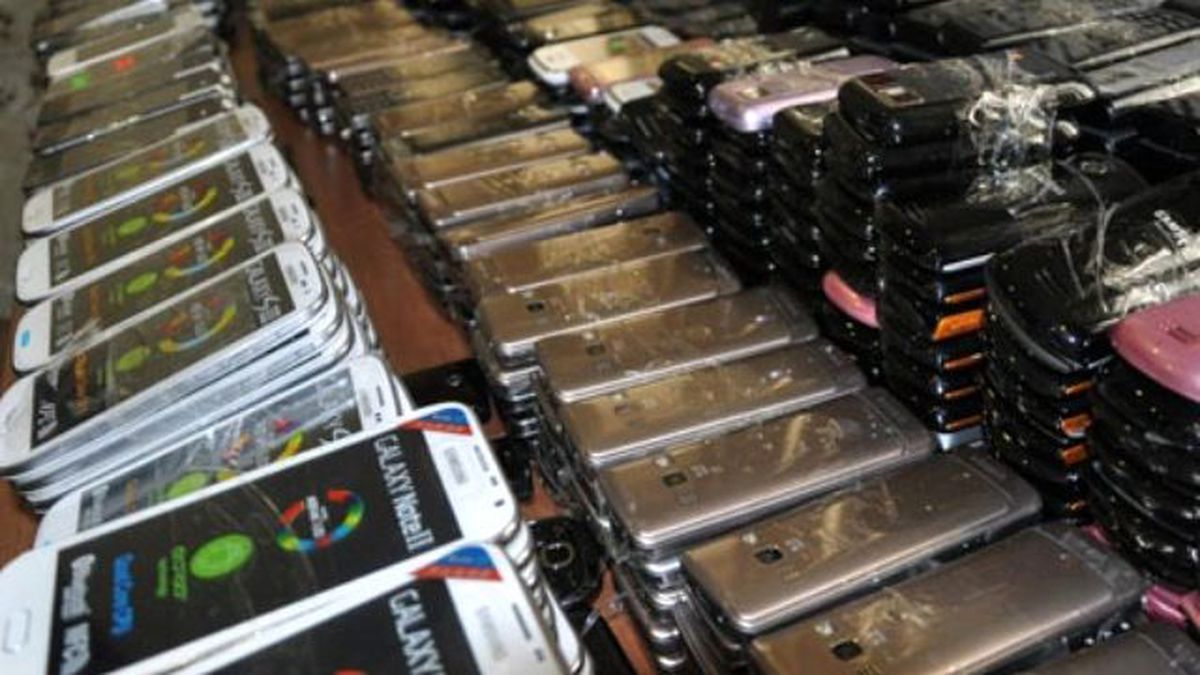 Mardin\'de 79 Kaçak Cep Telefonu Ele Geçirildi