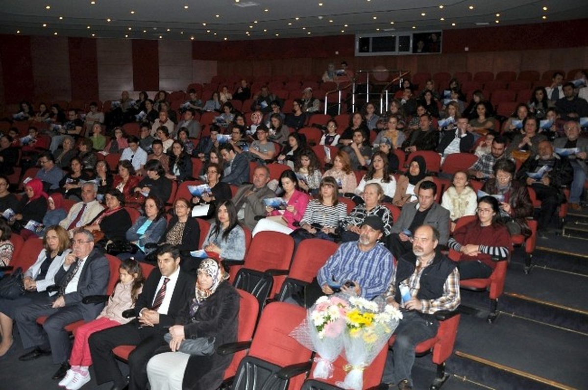 Viyolonsel ve Piyano Resitali Nazilli\'yi Büyüledi