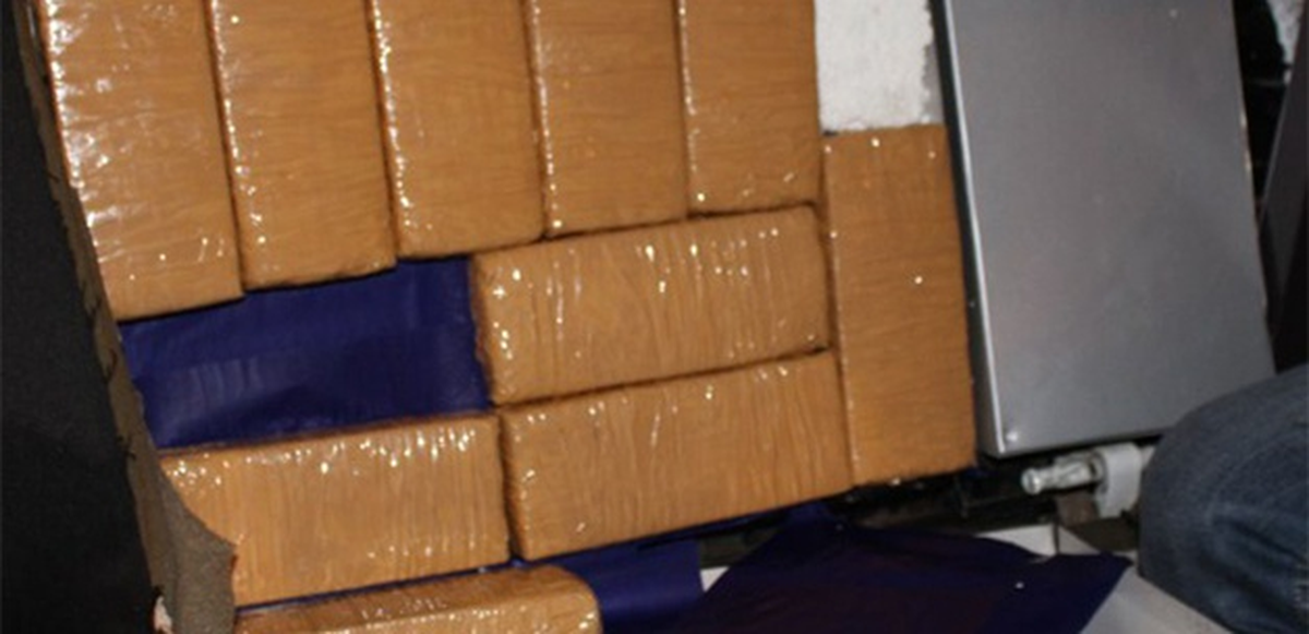 Otomobilin Bagajından 20 Kilo Eroin Çıktı