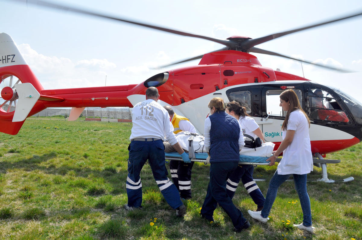 Rahatsızlanan Kadın, Hava Ambulansıyla Hastaneye Kaldırıldı