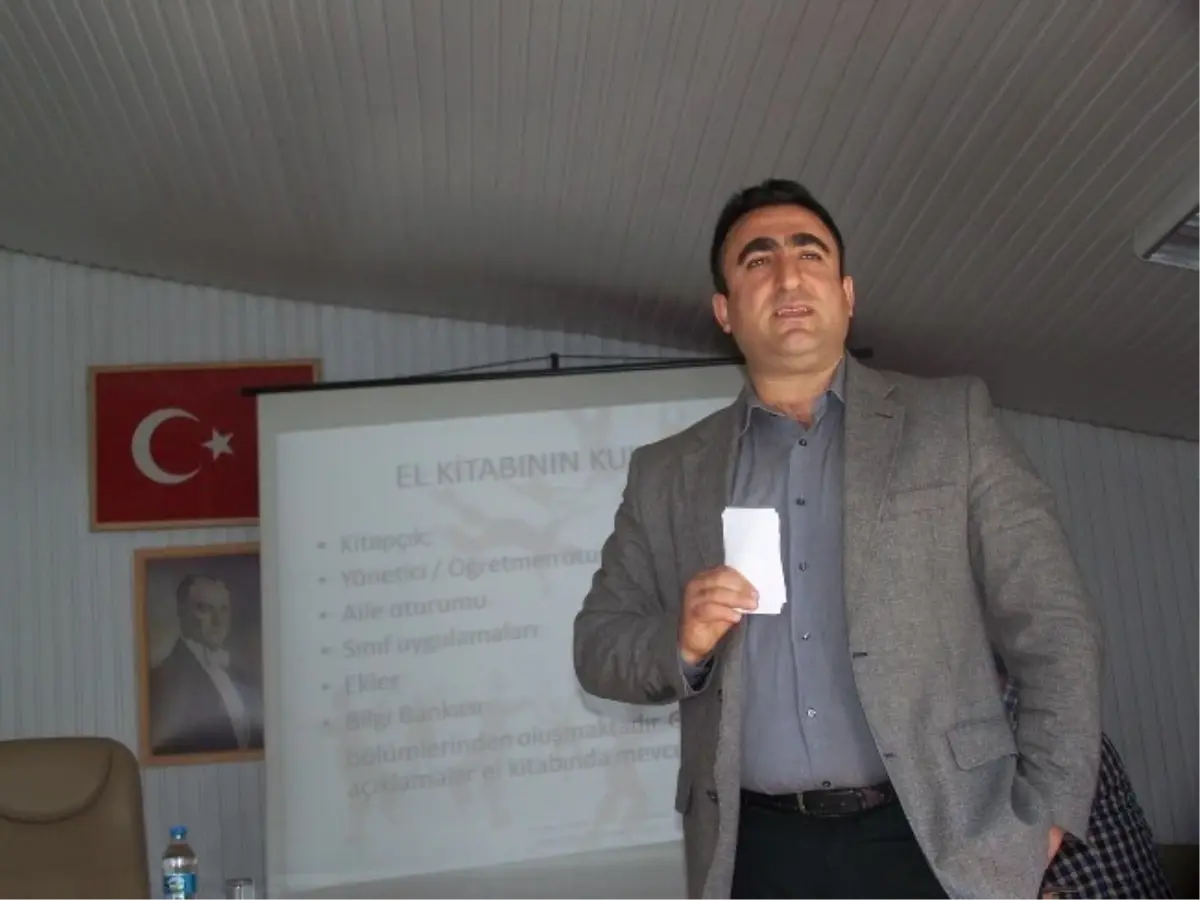 Rehber Öğretmenlere Madde Bağımlılığı ile Mücadele Semineri Verildi