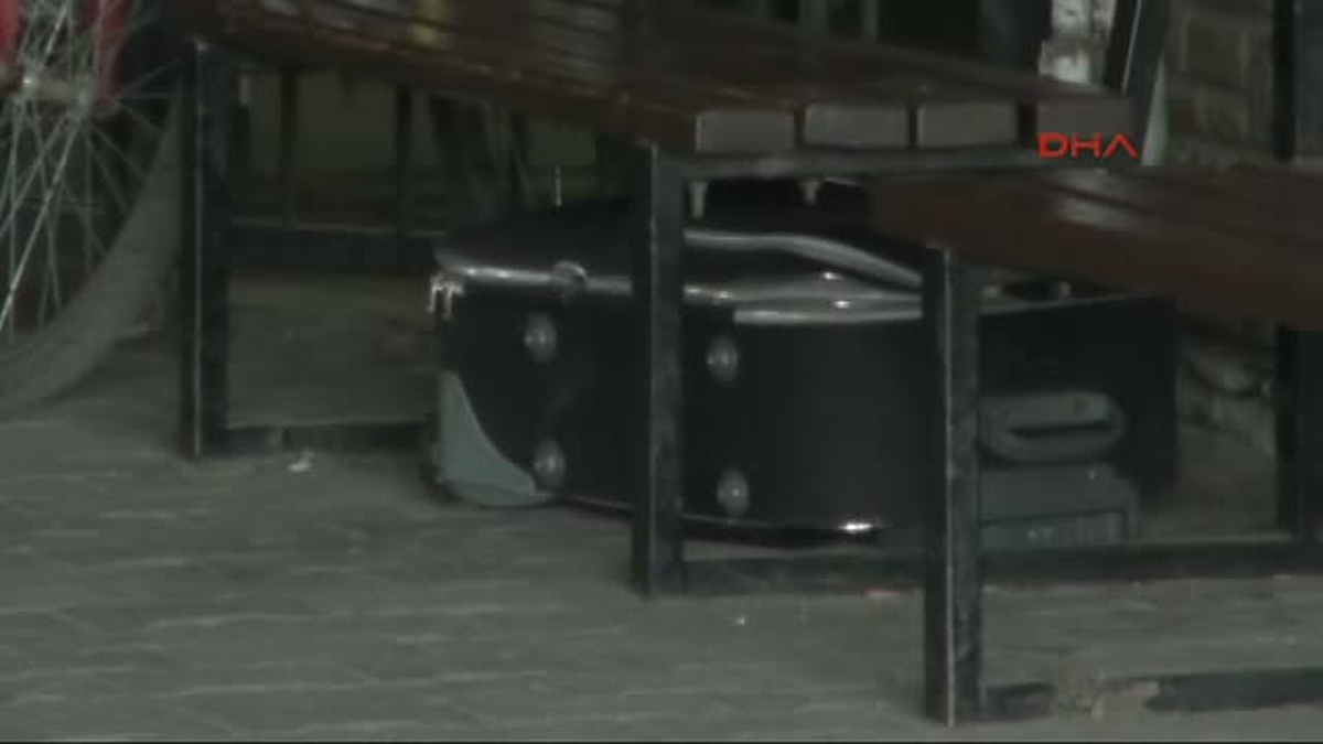Terminalde Unutulan Valiz Korkuttu