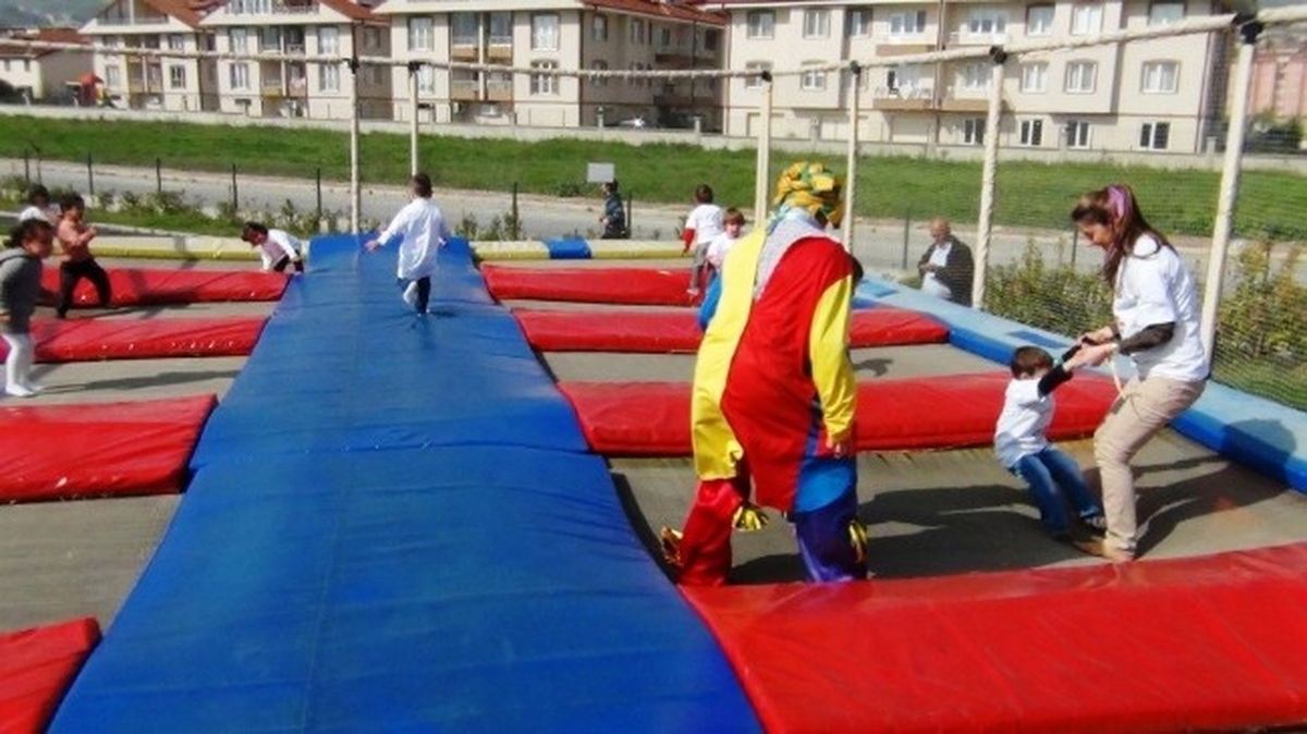 Trafik Park Otizm Farkındalık Haftası\'nda Öğrencileri Ağırladı