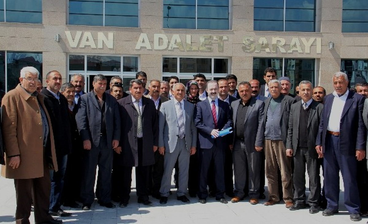 Tuşba Belediye Başkanı Doç. Dr. Özgökçe Mazbatasını Aldı